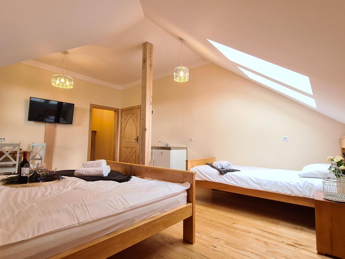 Gosciniec Ilzanka Bed & Breakfast Bagian luar foto