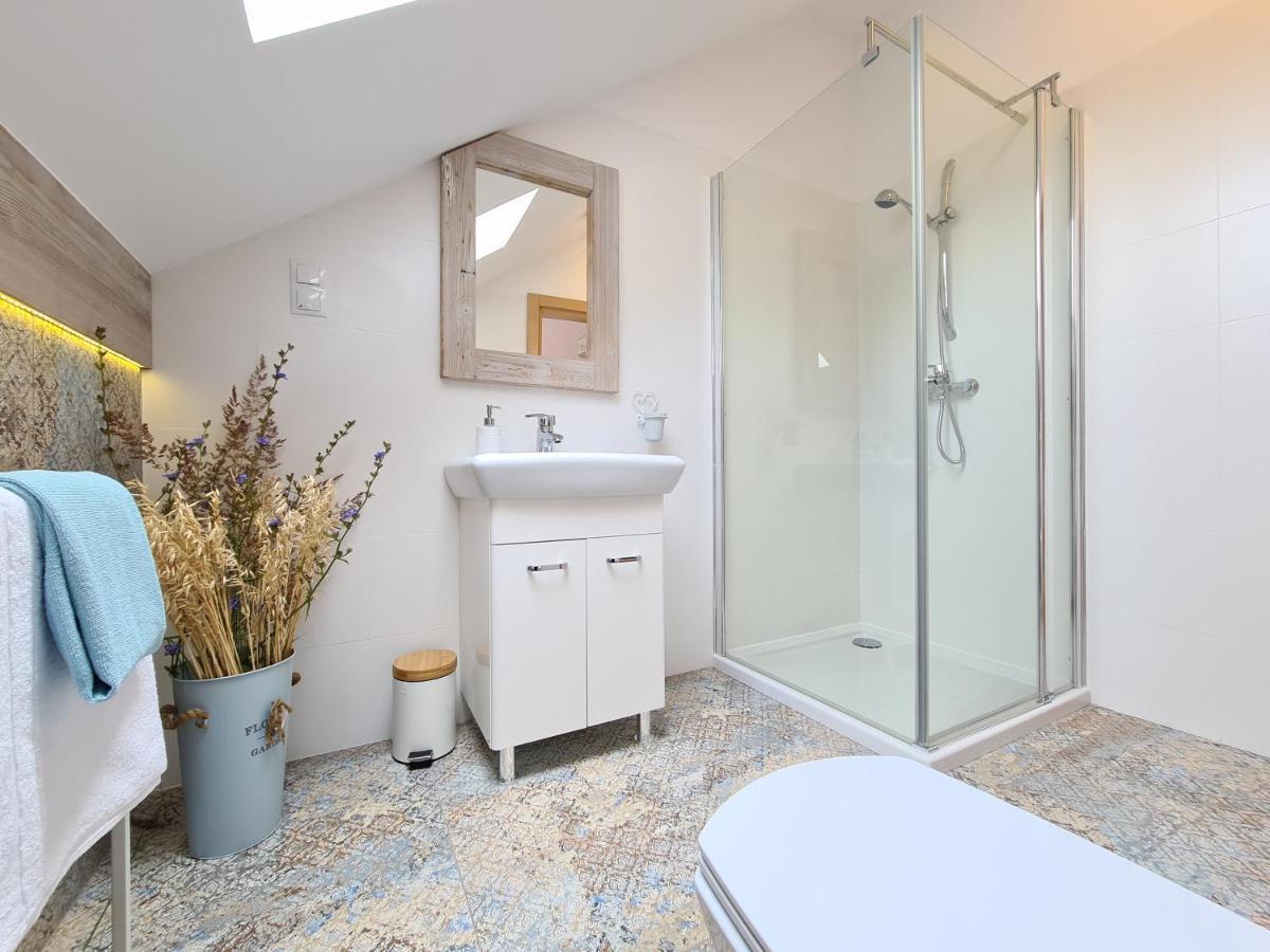 Gosciniec Ilzanka Bed & Breakfast Bagian luar foto