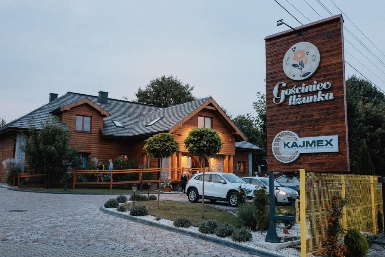 Gosciniec Ilzanka Bed & Breakfast Bagian luar foto